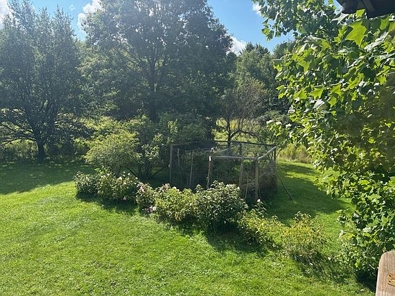 5th image of 10859 Barney Rd