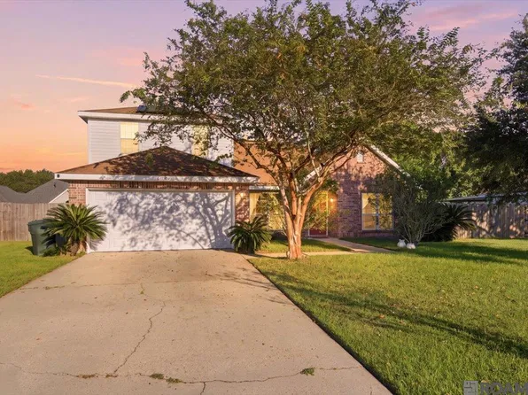 17410 W Autumn Dr, Prairieville, LA 70769
