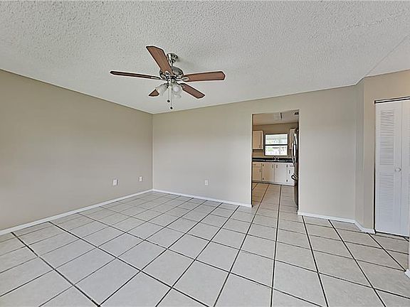 4th image of 9 Coventry Ct