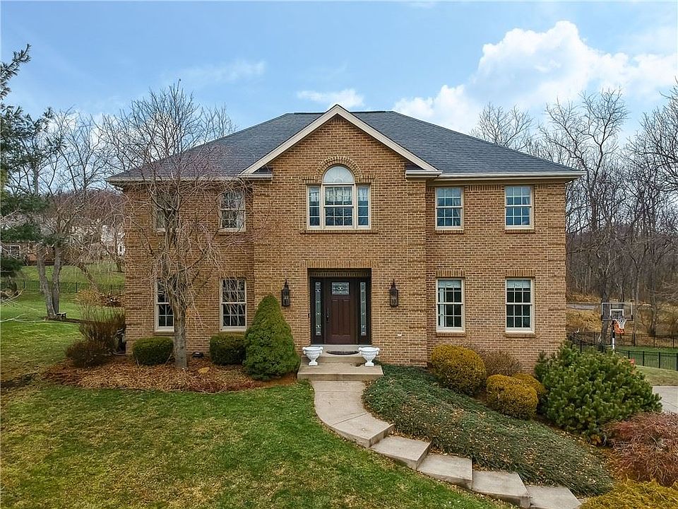 1st image of 133 Pinehurst Dr