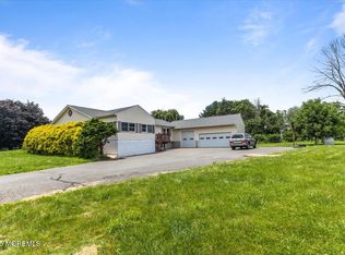 120 Jonathan Holmes Rd, Cream Ridge, NJ 08514