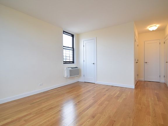 The Capri - Bedroom - A Line