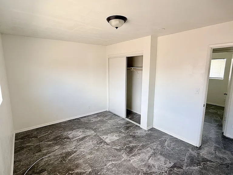 24460 Myers Ave — Photo 19