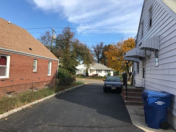 3rd image of 944 Hermann Rd