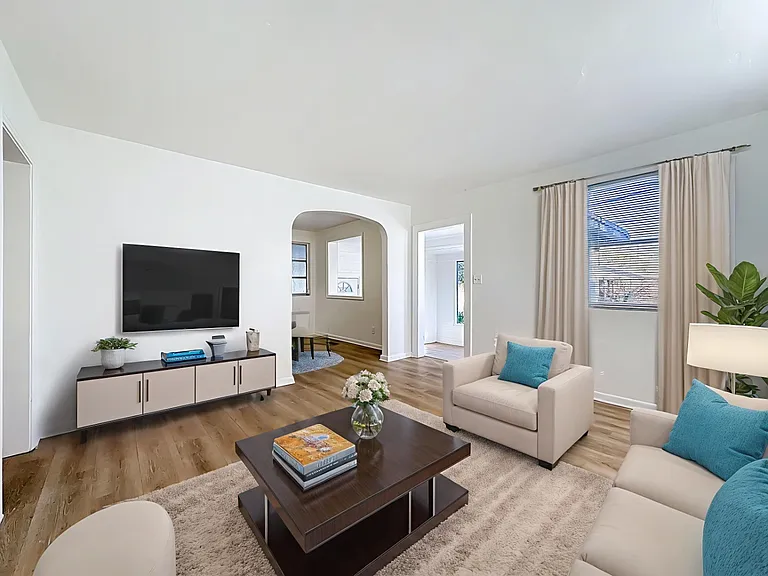 5330 Quan Dr — Photo 2