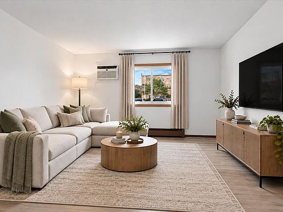 4th image of 135 W Elk Trl APT 135