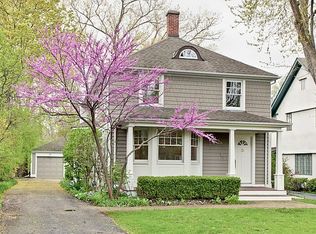 190 Washington Cir, Lake Forest, IL 60045