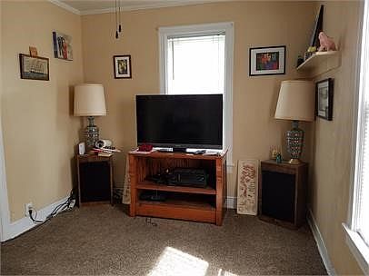 3rd image of 4 Hotchkiss St