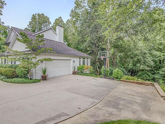 3rd image of 180 Whipkey Dr