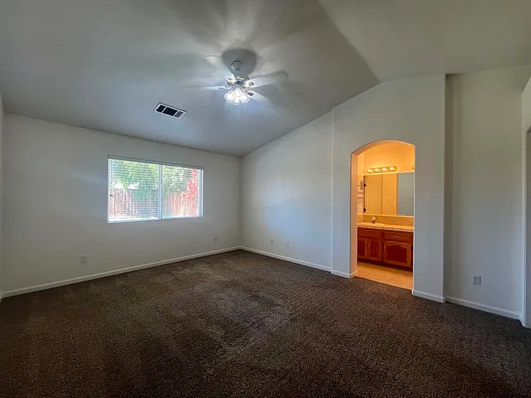 2120 Freedom St — Photo 12