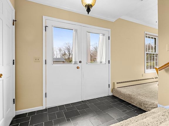 3rd image of 255 Watkins Ln