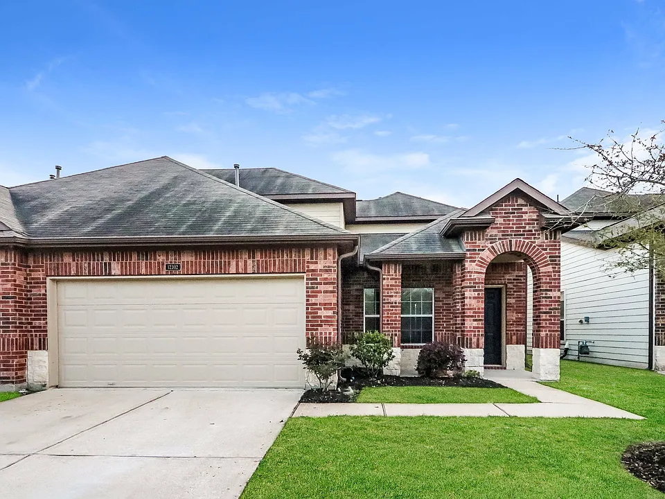 12302 Dona Ln