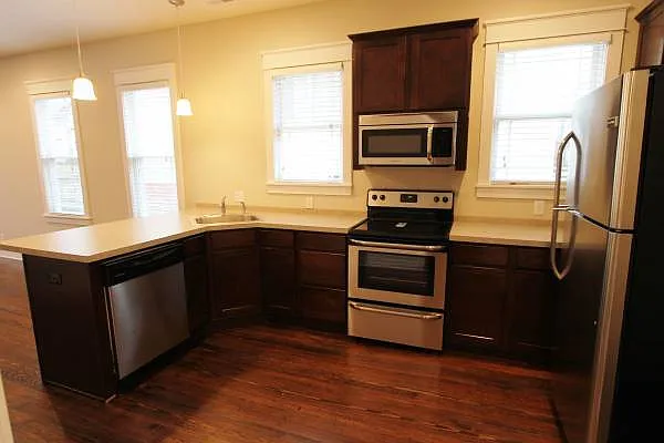 The Big Master 3 bedroom home-- A Must-See at the Cottages on Vinton. Reserve Now! — Photo 3