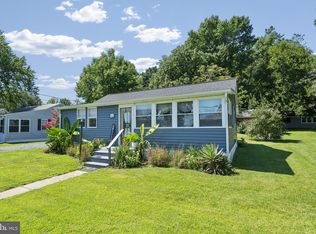 6561 Long Beach Dr, Saint Leonard, MD 20685