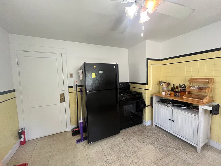86 Burnham St #1 — Photo 7