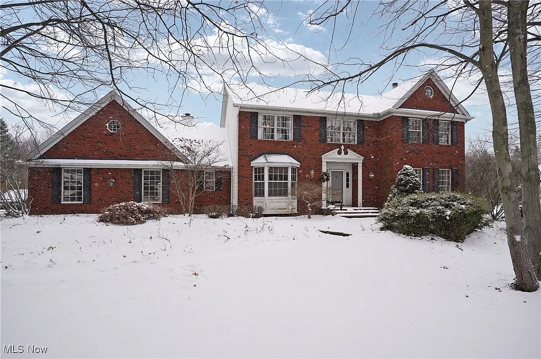 2871 Camelot Ct photo 1