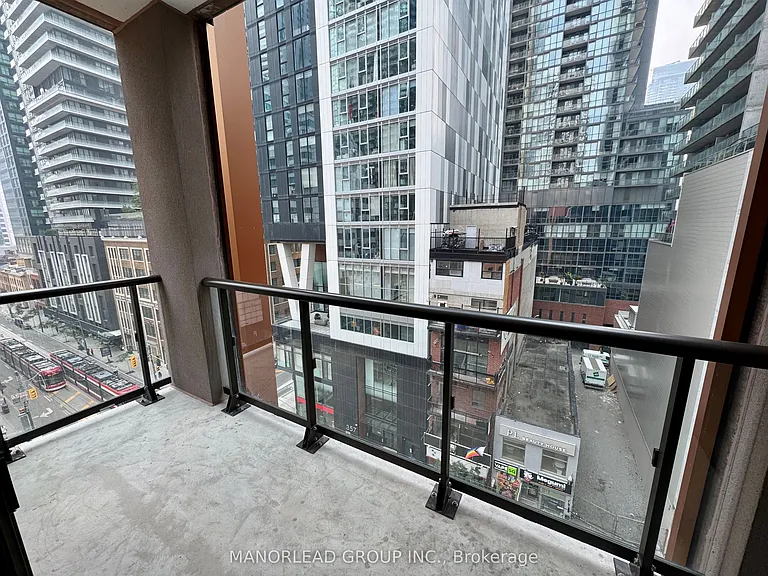 400 King St W #708 — Photo 10