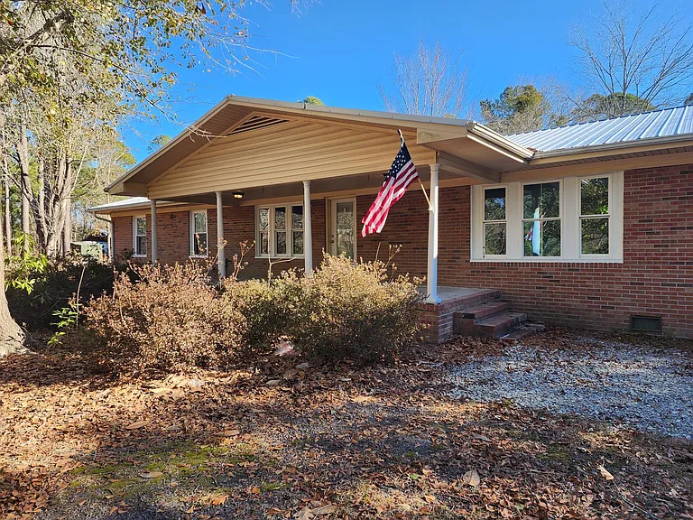 4240 Buck Dr — Photo 3
