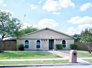 2947 Rolling Hills Dr, Carrollton, TX 75007