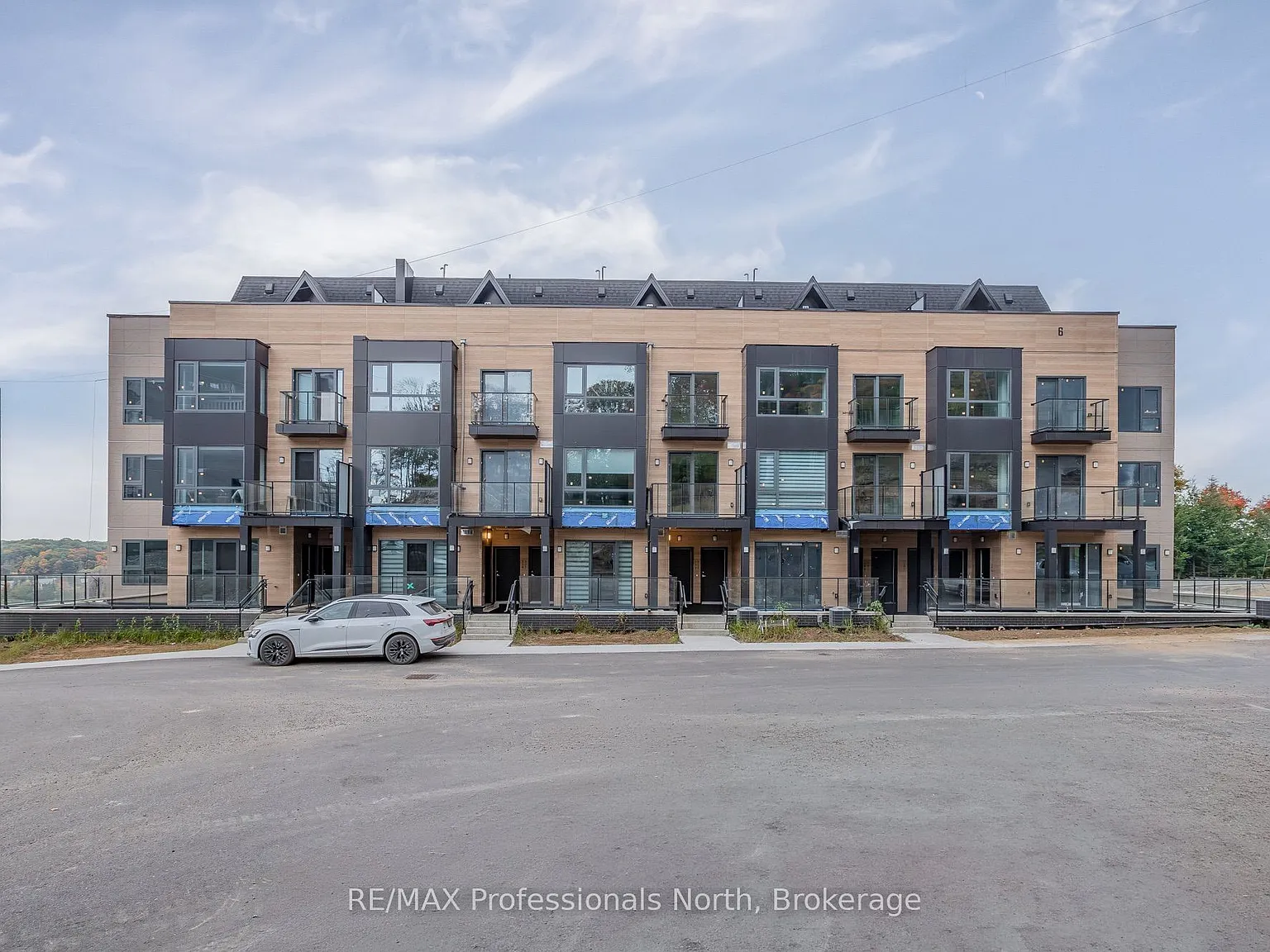 2 bed, $2,850 — Photo 1