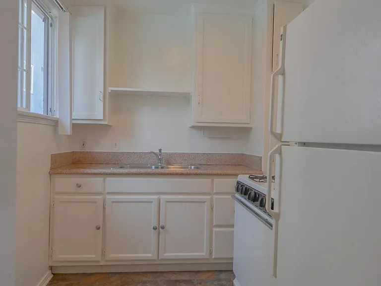 3837 Los Feliz Blvd #9 — Photo 9