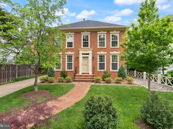 1715 N Edgewood St, Arlington, VA 22201