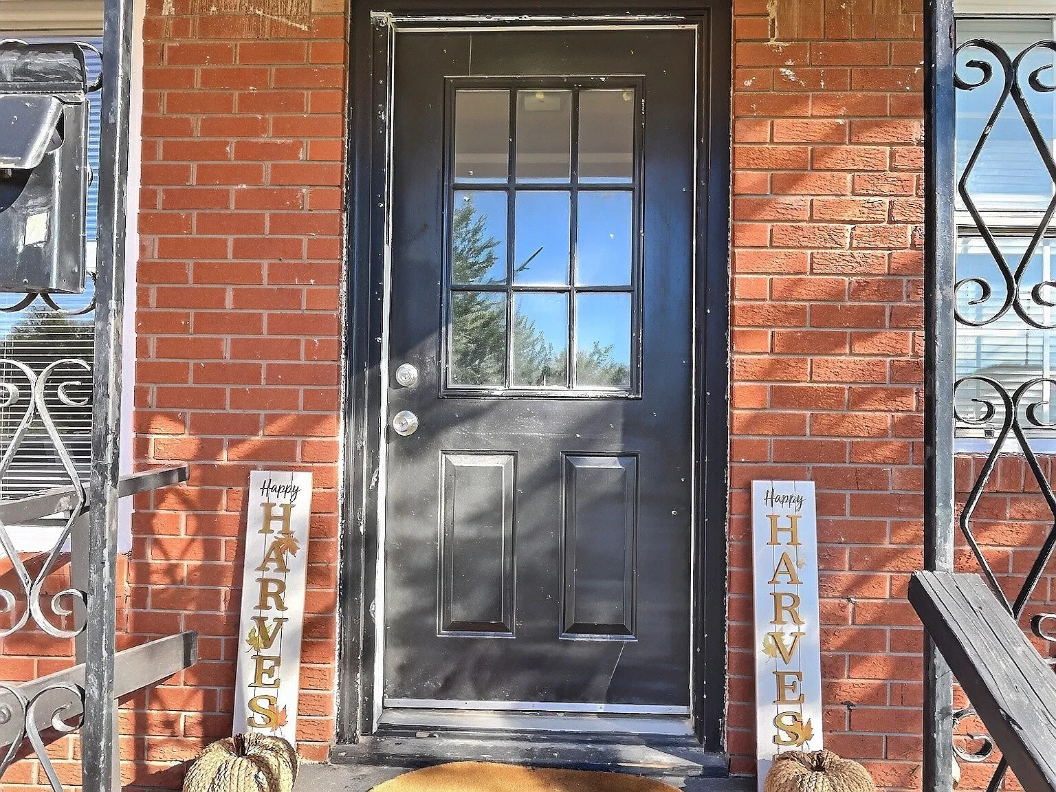 1927 NE 27th St — Photo 2