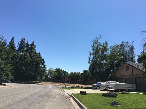 5th image of 11606 Wild Oak Dr