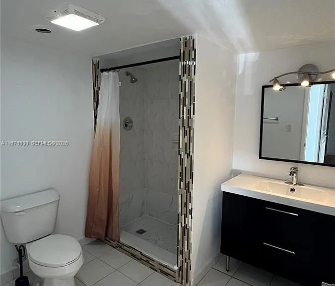 17500 N Bay Rd #S403 — Photo 14