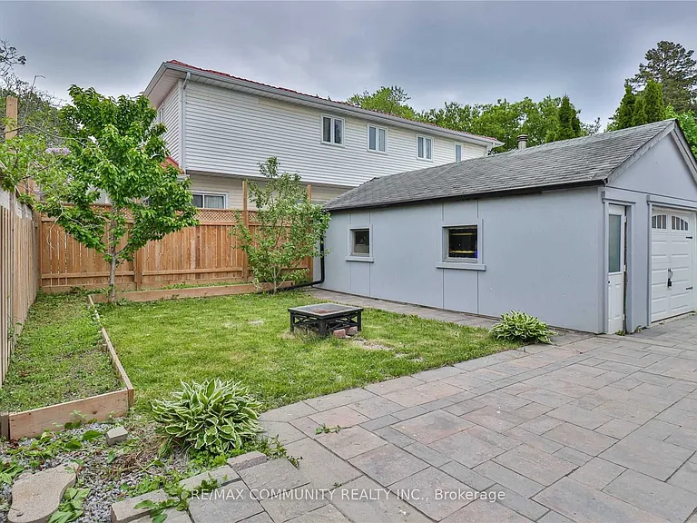 33 Windsor Ave — Photo 35