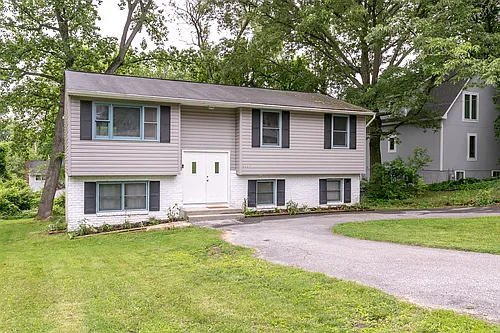 1157 Bayview Vis Photo 1