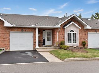 20 Meadowlands Blvd #8, Hamilton, ON L9K 1J5