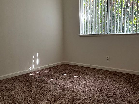 5th image of 10612 Mills Ave #131