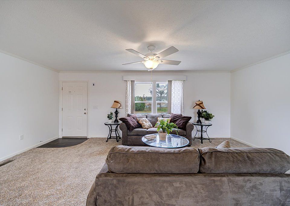 Clayton SL4 S & F KINNEBROOK SALES CENTER Plan, Kinnebrook Estates