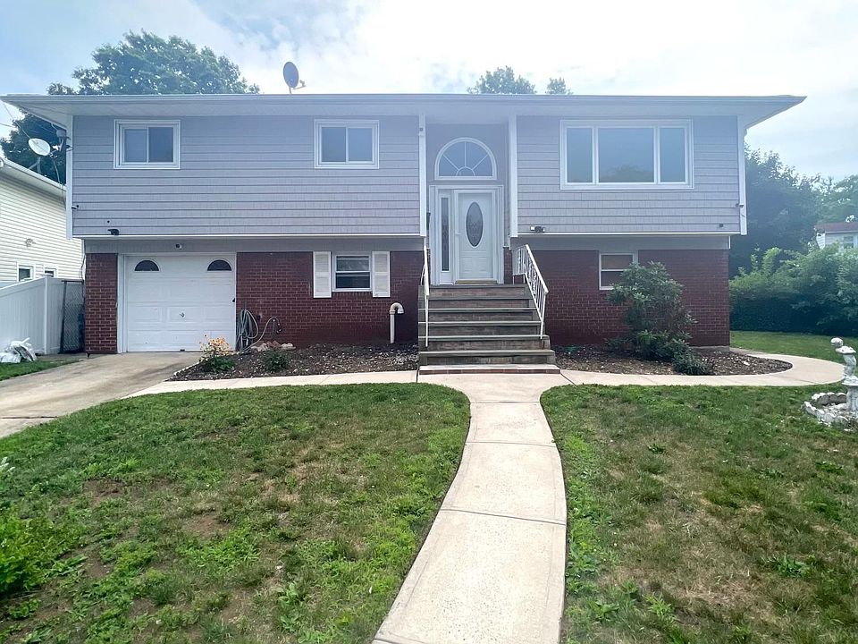 1st image of 671 Leonard Ave