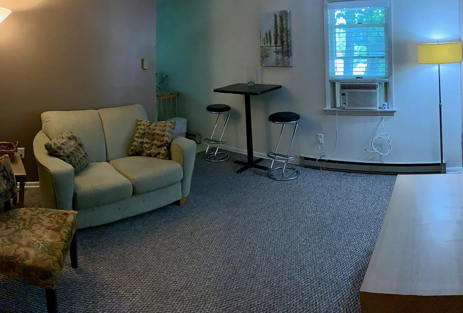 2 bed, 700 sqft, $1,300 — Photo 2