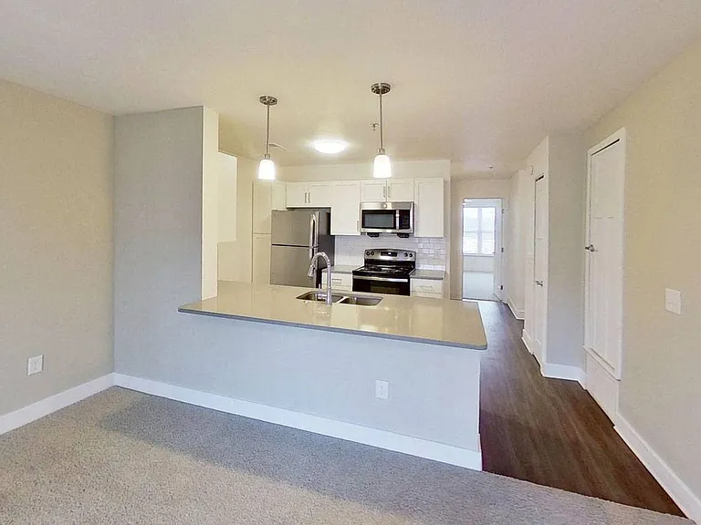 Signature Pointe Apartment Homes — Photo 32