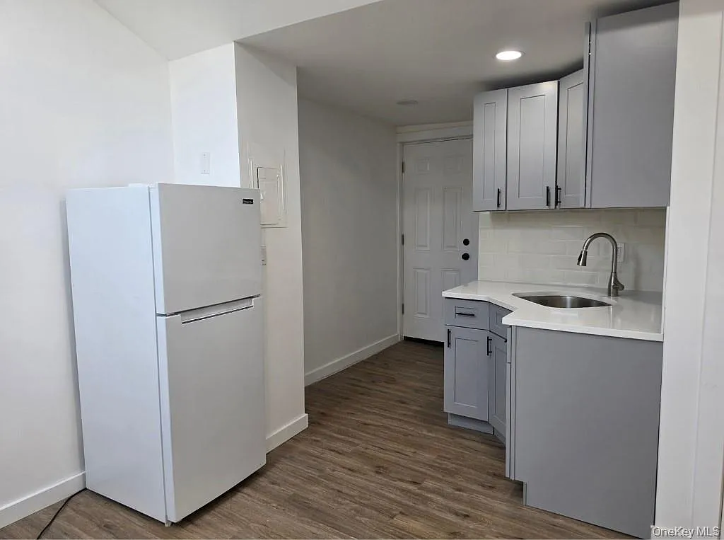 Studio, 1.0 bath, 300 sqft, $1,700 — Photo 3