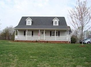 1235 Dodgetown Rd, Walnut Cove, NC 27052