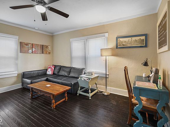 5th image of 914 Chestnut St