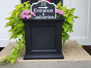 20 Lincoln St, Smithfield, RI 02917