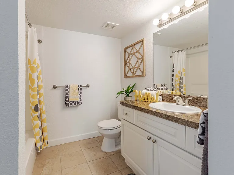 Oak Hill Apartments — Photo 14