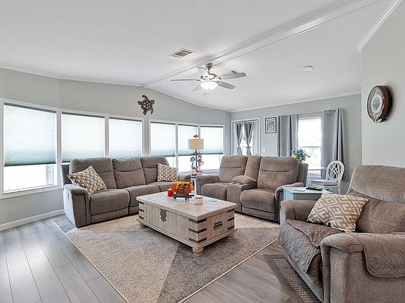 5th image of 305 Avocado Drive
