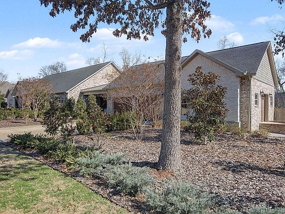 2nd image of 105 Longleaf Way