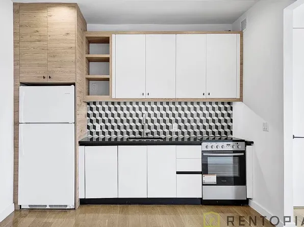 1875 Atlantic Avenue image 4 of 15