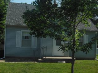 625 Madison St, Louisville, IL 62858
