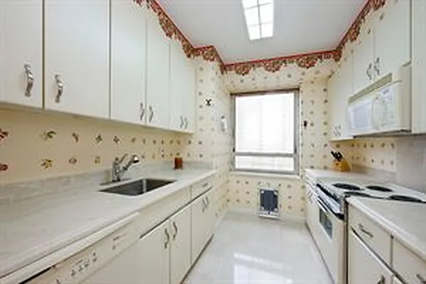 Sold by Corcoran | media 4