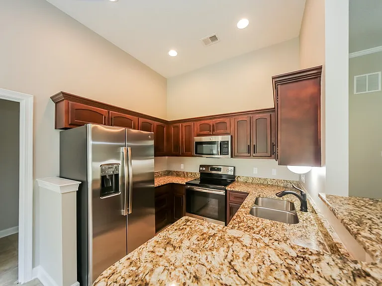 5714 Kingsman Dr — Photo 9