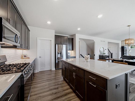 4th image of 1079 Winterberry LANE