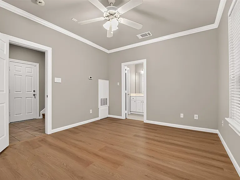 1513 Roy St — Photo 29